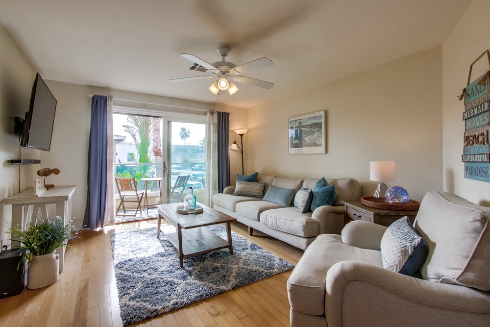 Virtual tour photo 4 of 46 for 806 Liverpool Ct