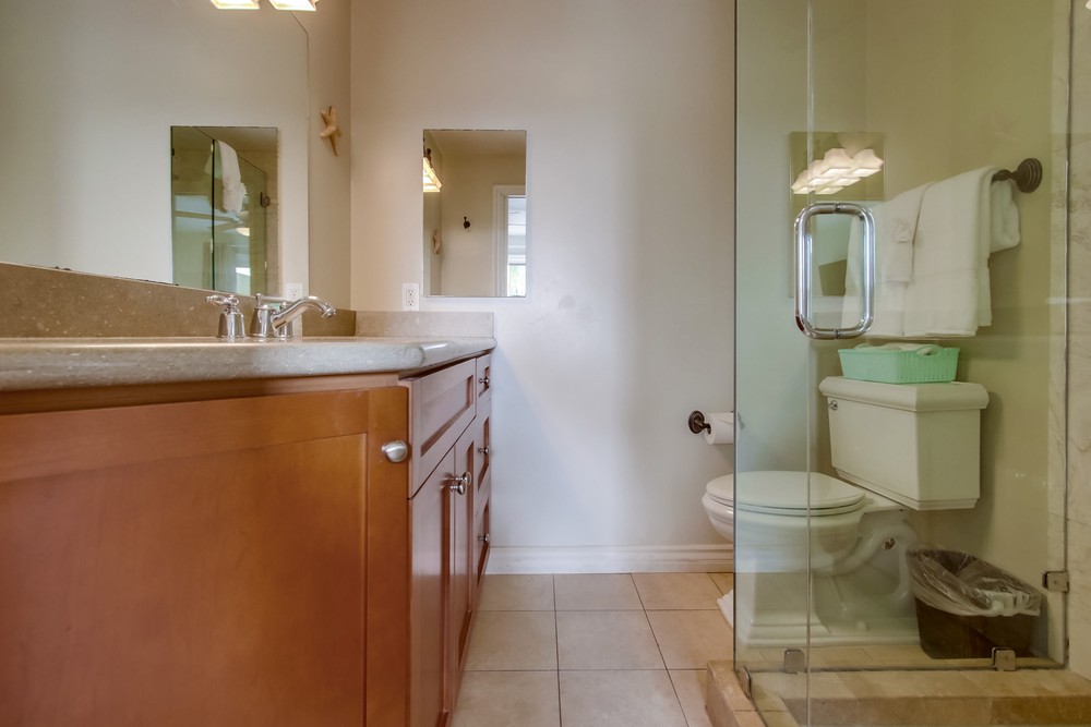 Virtual tour photo 28 of 46 for 806 Liverpool Ct