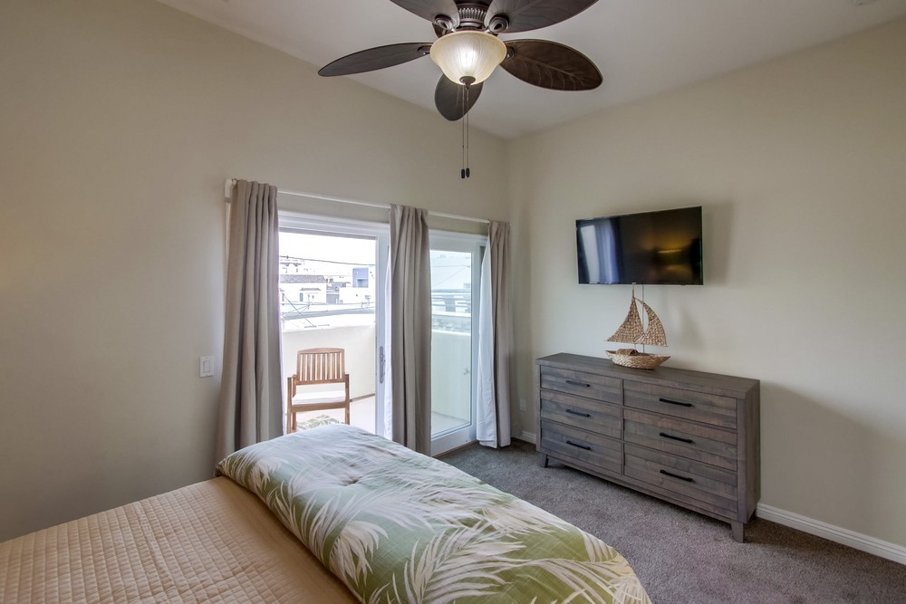 Virtual tour photo 32 of 46 for 806 Liverpool Ct