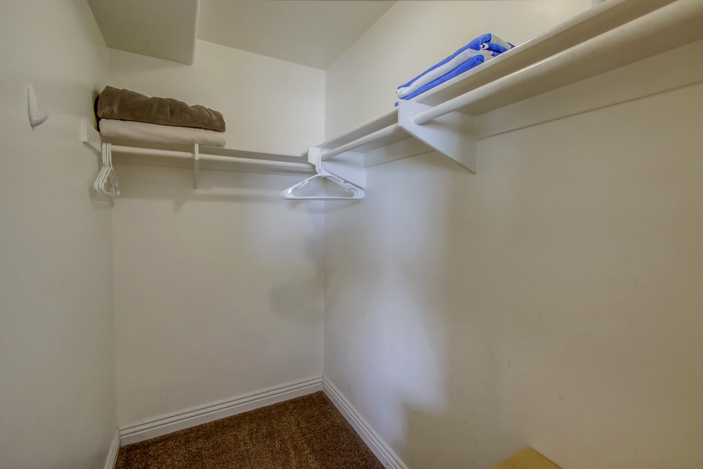 Virtual tour photo 36 of 46 for 806 Liverpool Ct