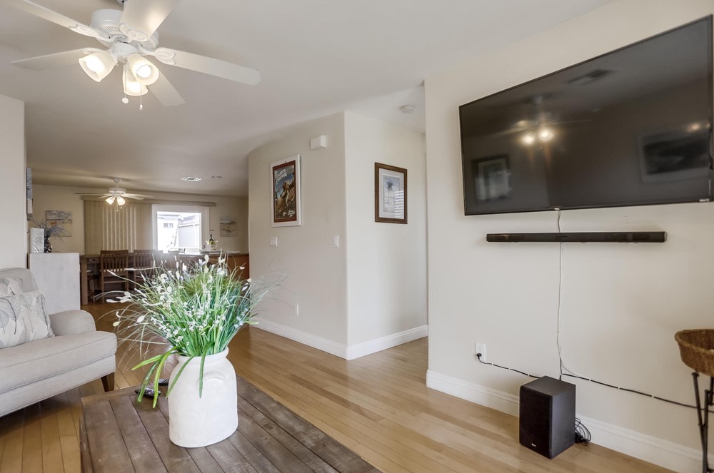 Virtual tour photo 9 of 62 for 806 Liverpool Ct