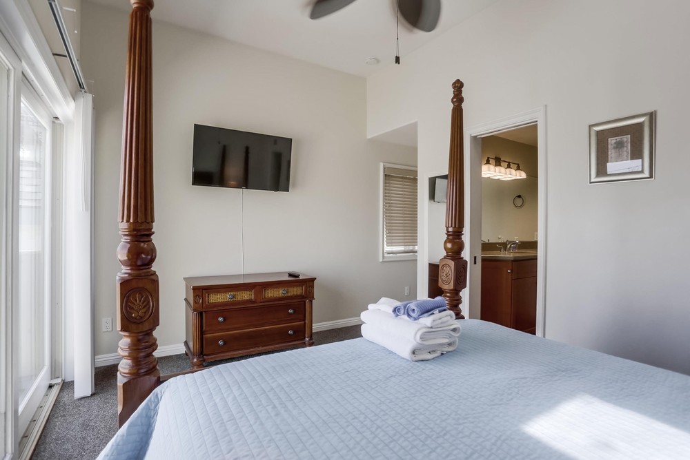 Virtual tour photo 25 of 62 for 806 Liverpool Ct