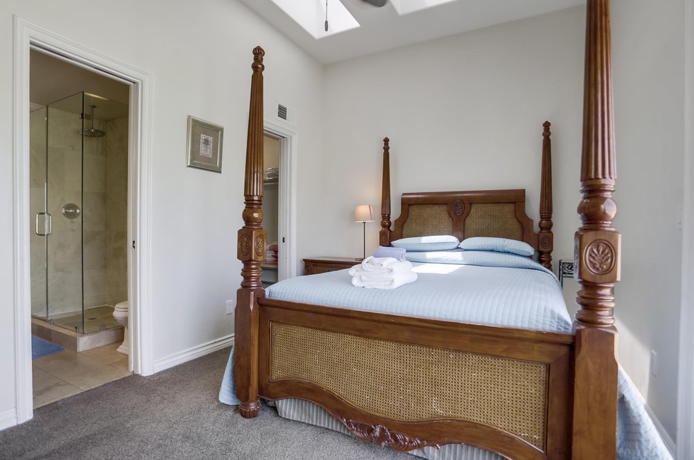Virtual tour photo 26 of 62 for 806 Liverpool Ct