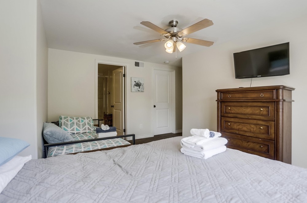 Virtual tour photo 42 of 62 for 806 Liverpool Ct