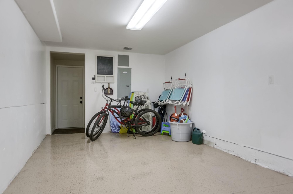 Virtual tour photo 58 of 62 for 806 Liverpool Ct
