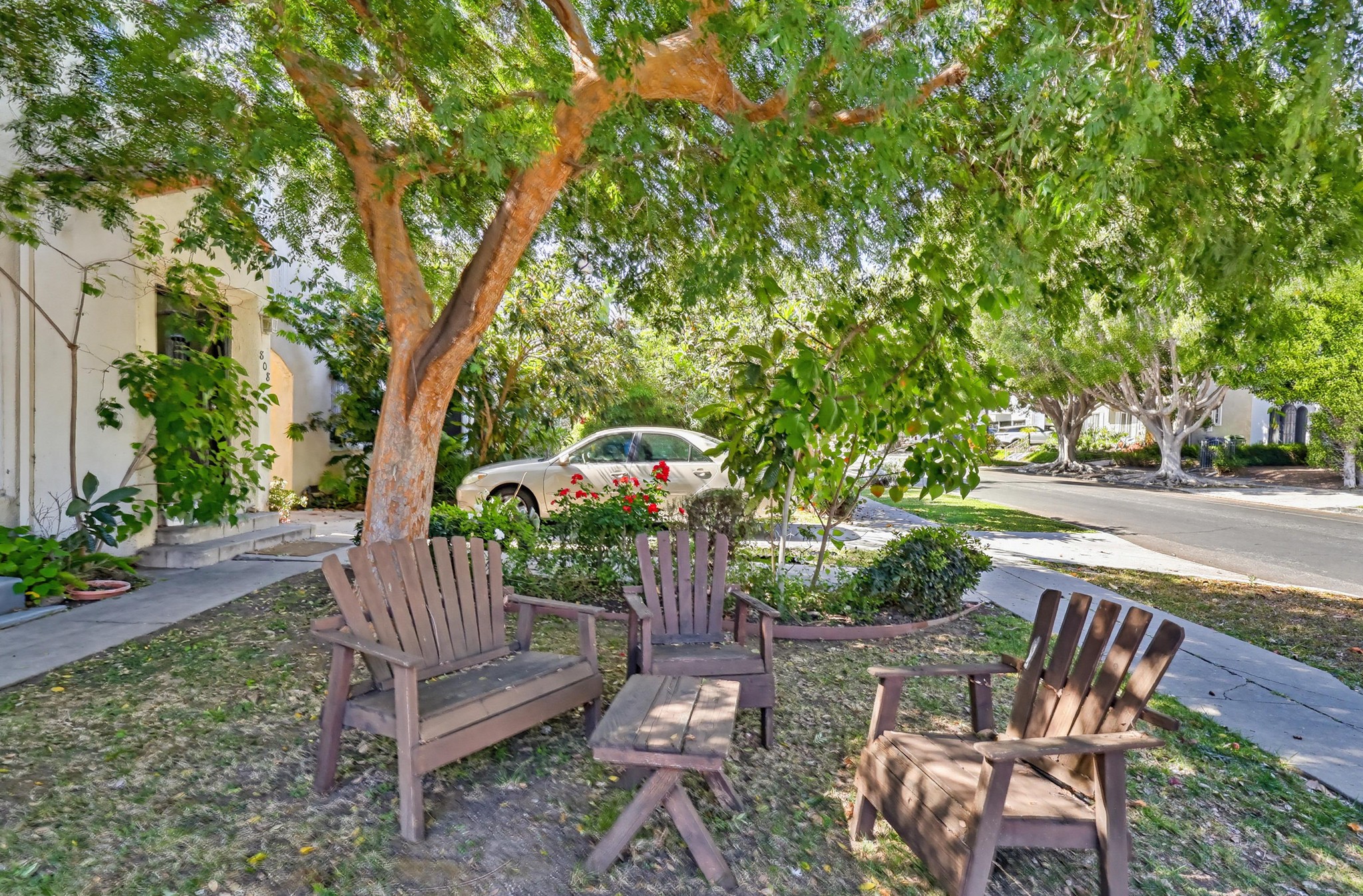 Virtual tour photo 6 of 66 for 806 S Detroit St