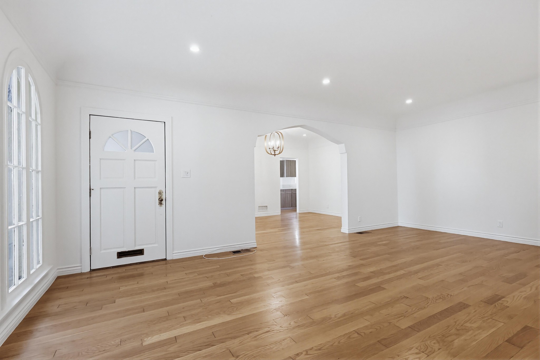 Virtual tour photo 11 of 66 for 806 S Detroit St