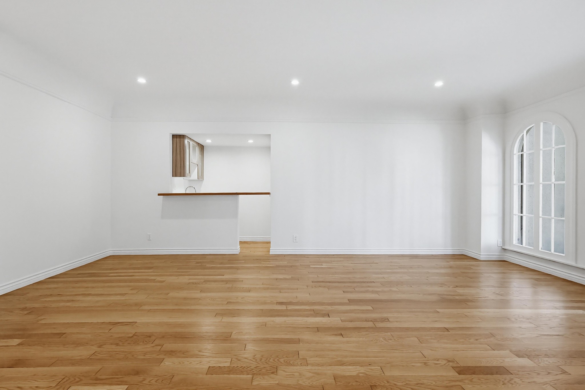 Virtual tour photo 15 of 66 for 806 S Detroit St