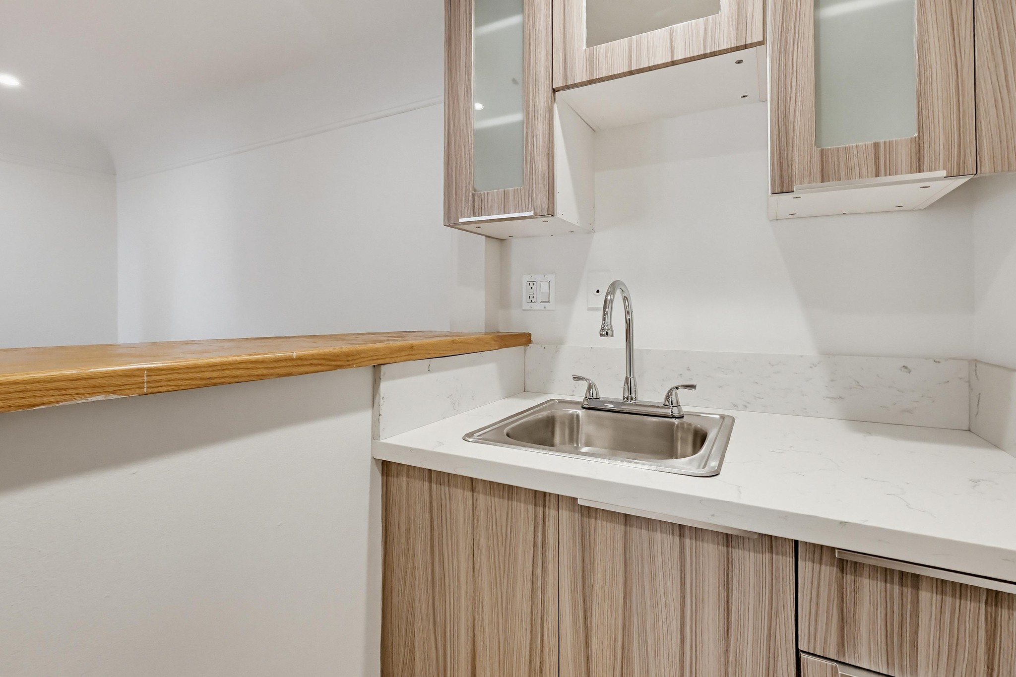 Virtual tour photo 18 of 66 for 806 S Detroit St