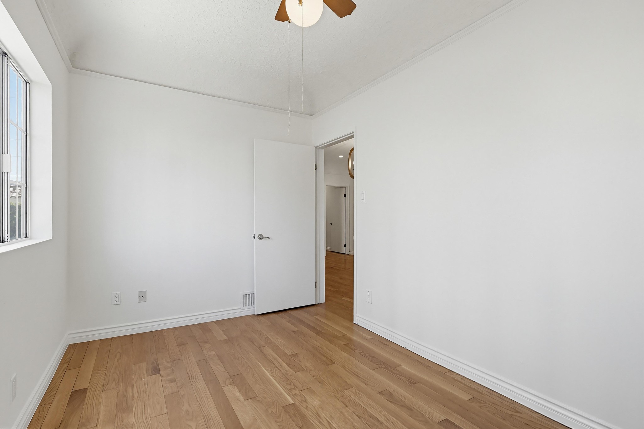 Virtual tour photo 27 of 66 for 806 S Detroit St