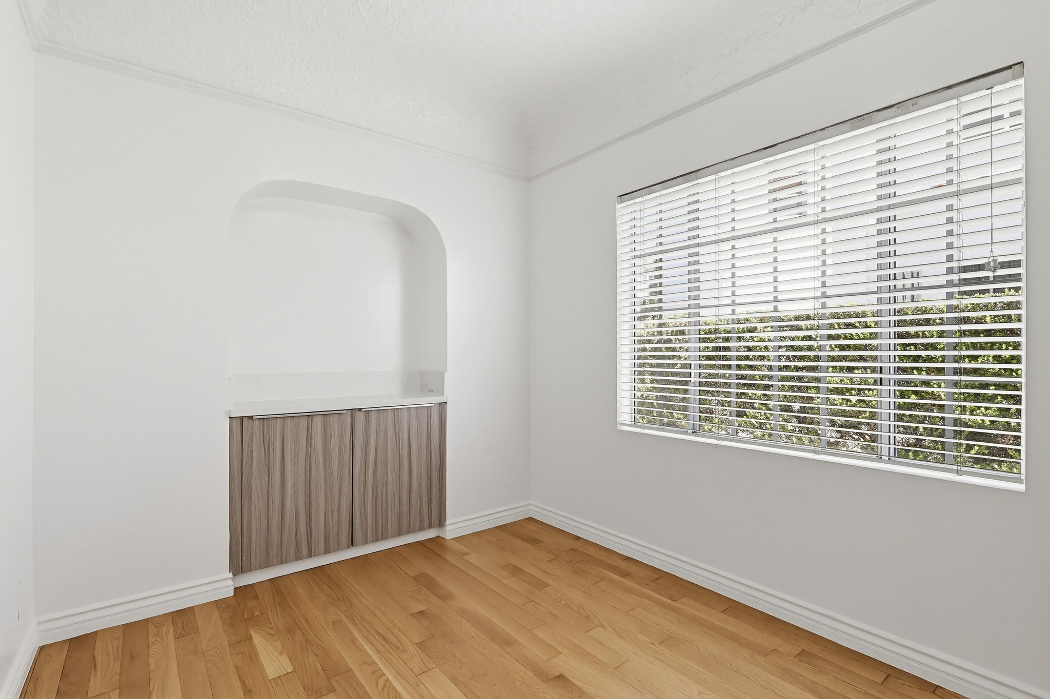 Virtual tour photo 28 of 66 for 806 S Detroit St
