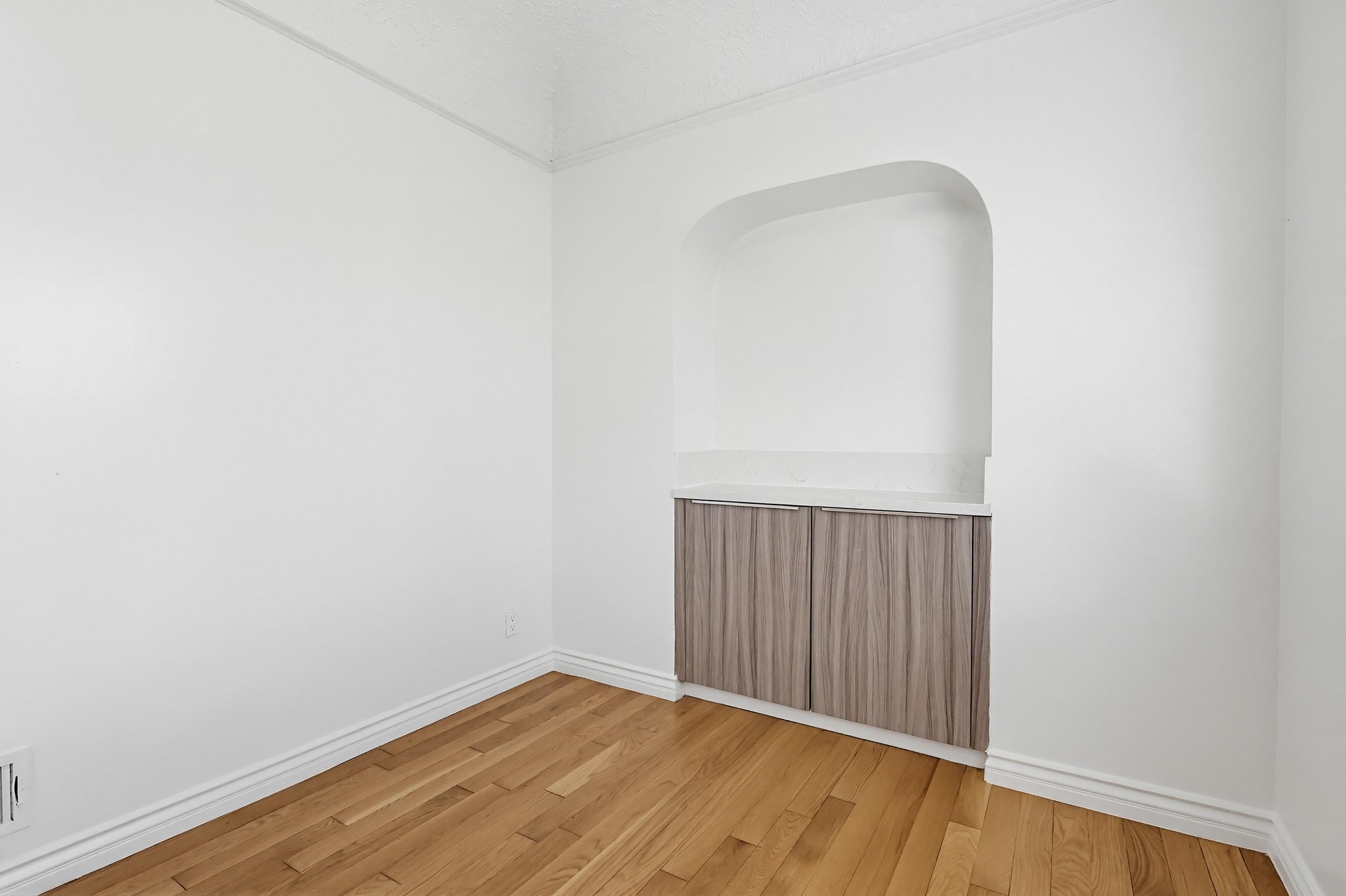 Virtual tour photo 29 of 66 for 806 S Detroit St