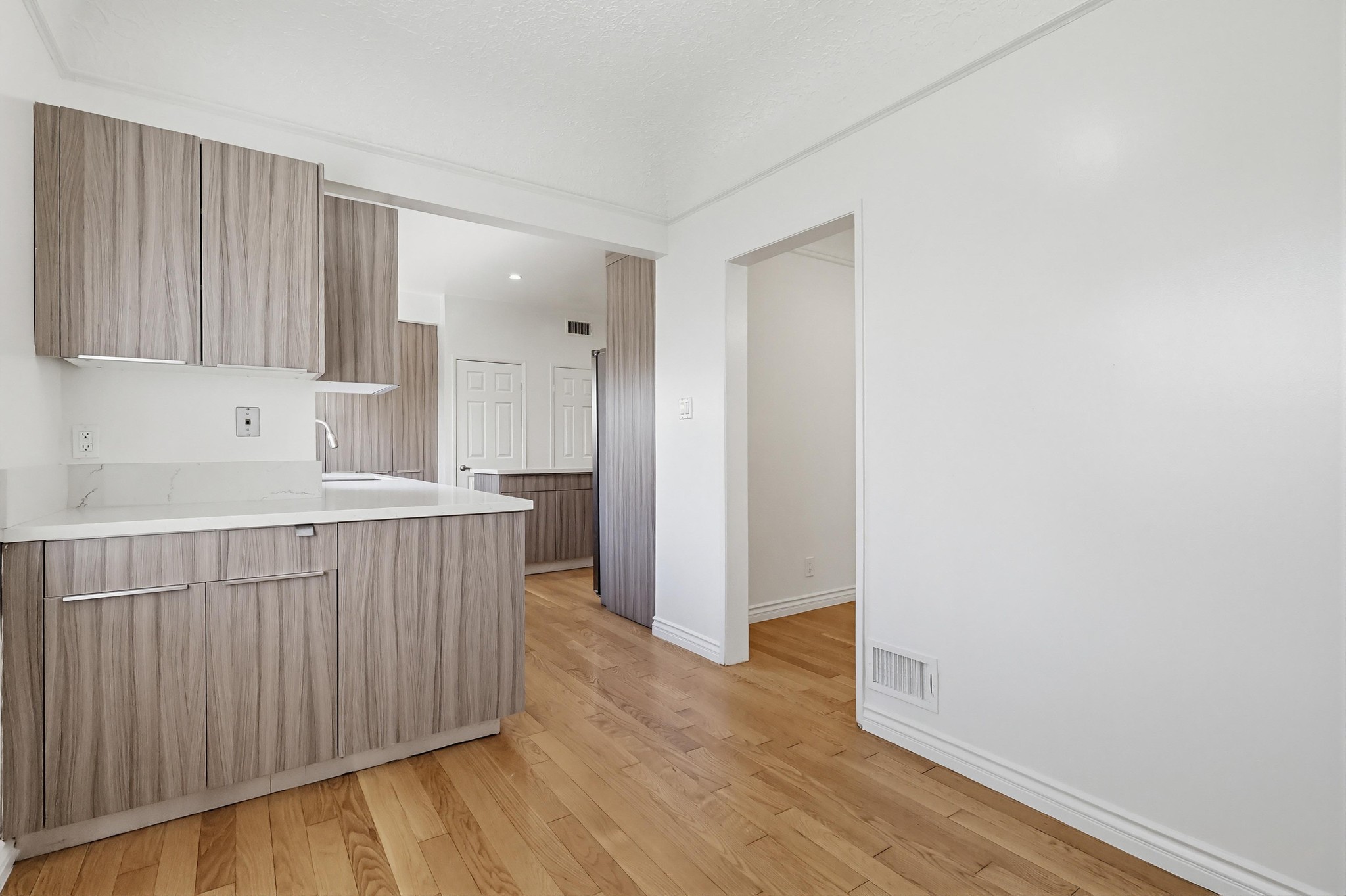 Virtual tour photo 30 of 66 for 806 S Detroit St