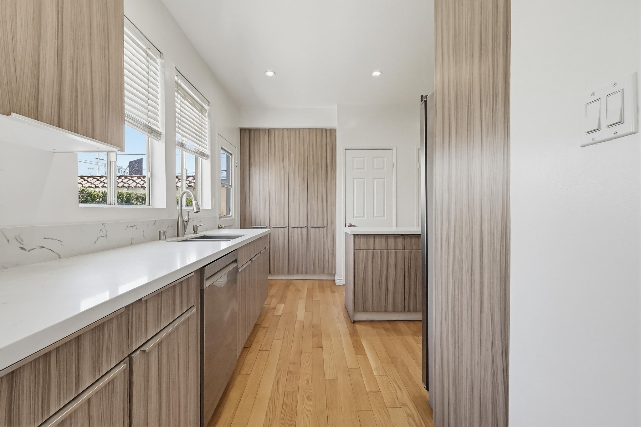 Virtual tour photo 33 of 66 for 806 S Detroit St