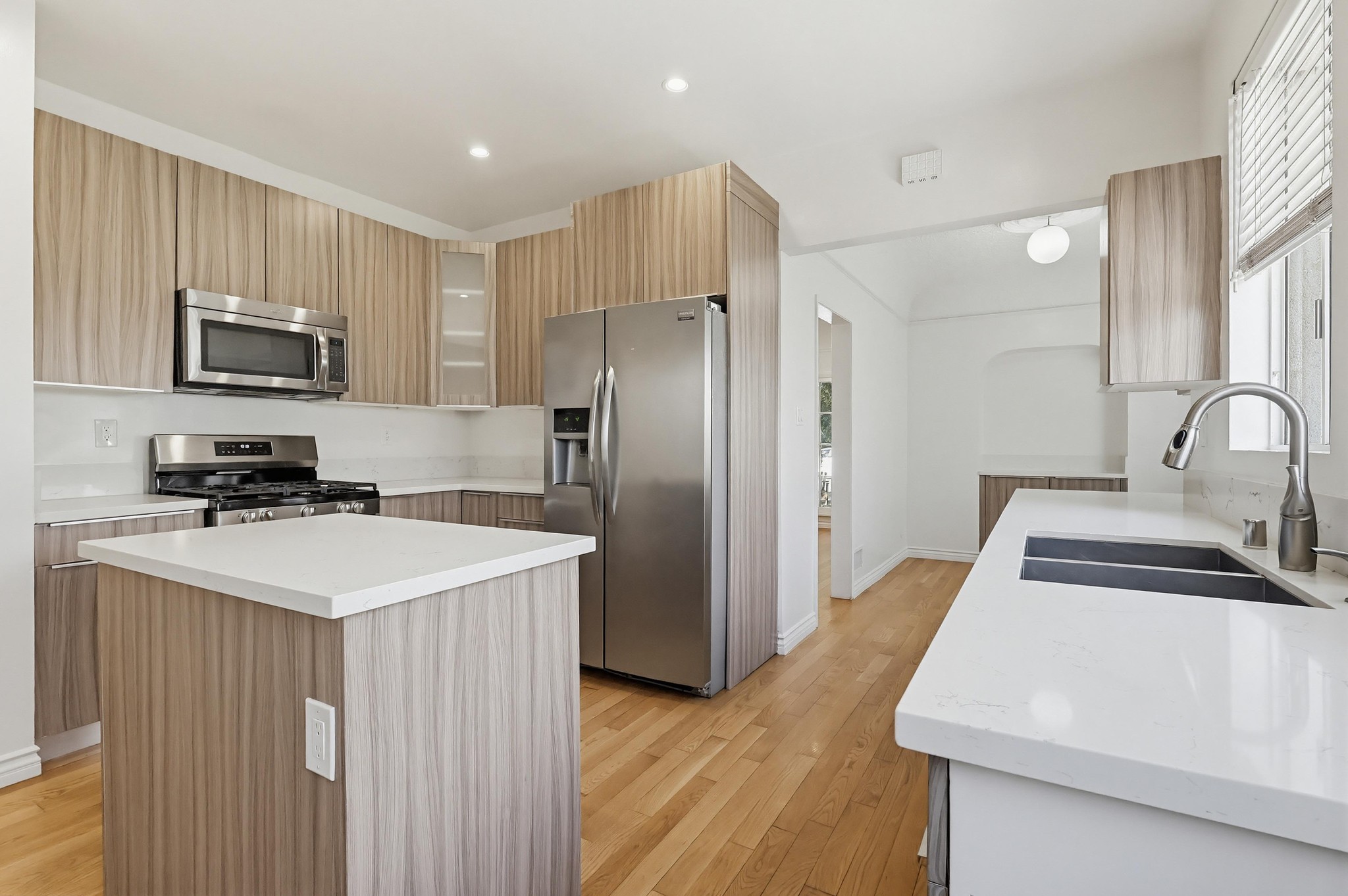 Virtual tour photo 37 of 66 for 806 S Detroit St