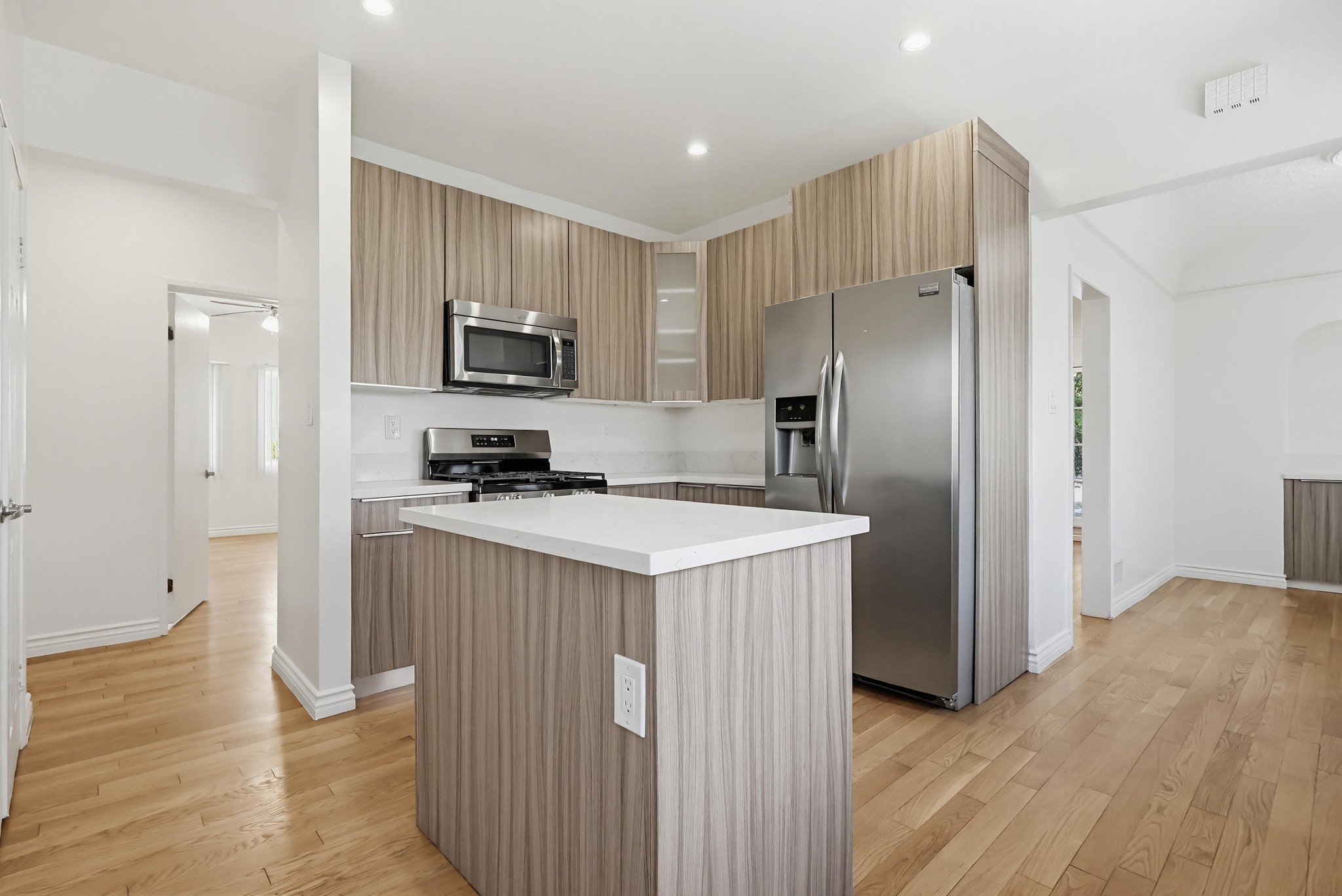 Virtual tour photo 38 of 66 for 806 S Detroit St