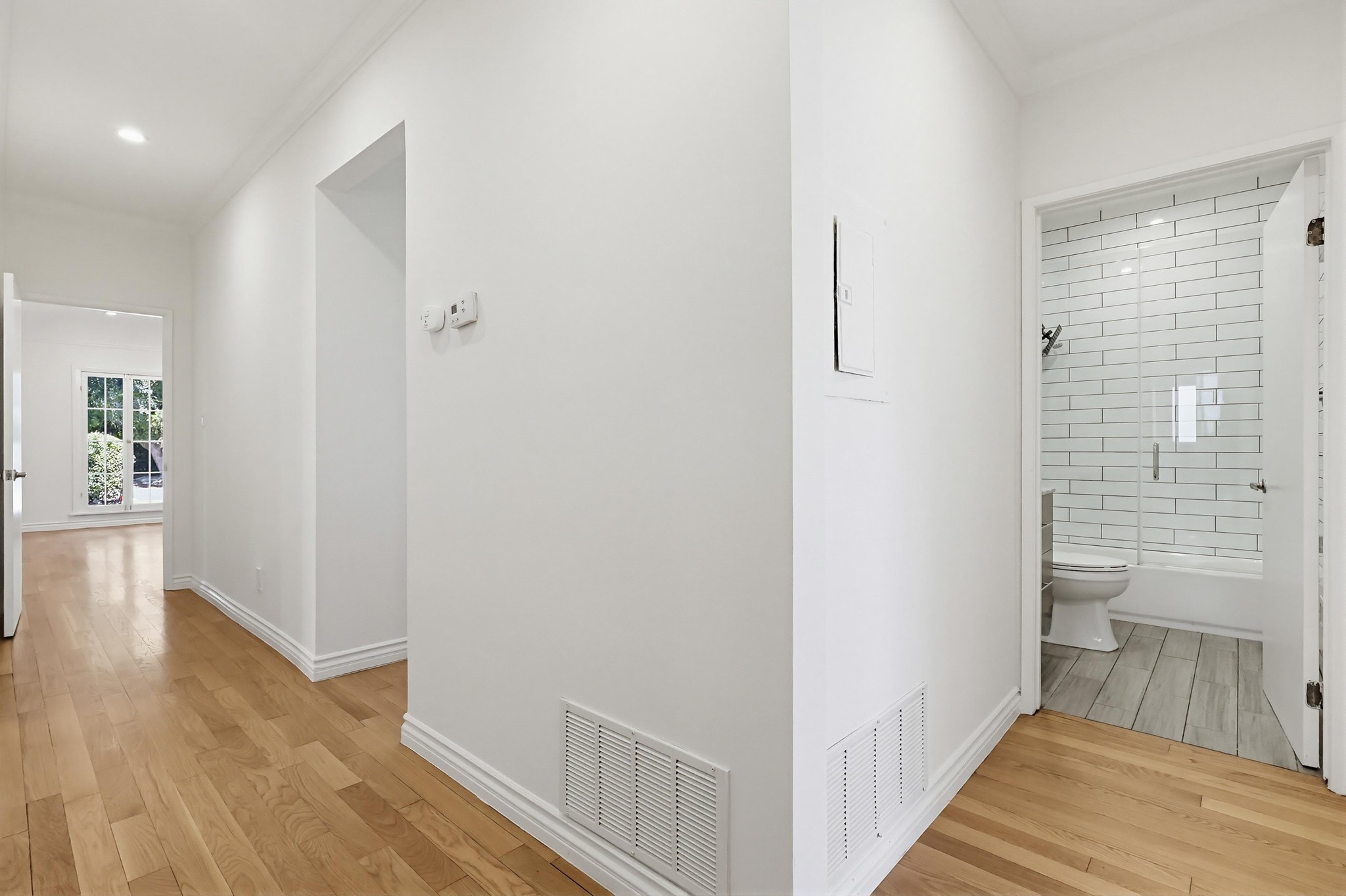 Virtual tour photo 49 of 66 for 806 S Detroit St