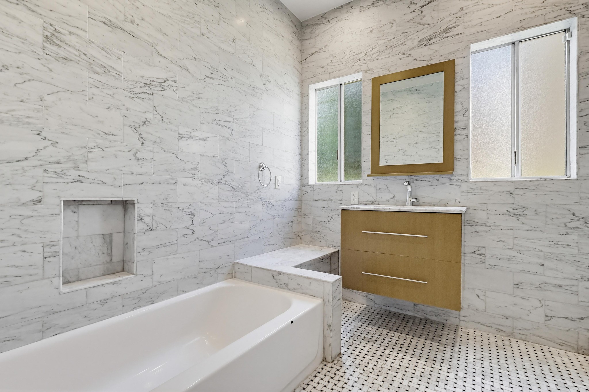 Virtual tour photo 59 of 66 for 806 S Detroit St