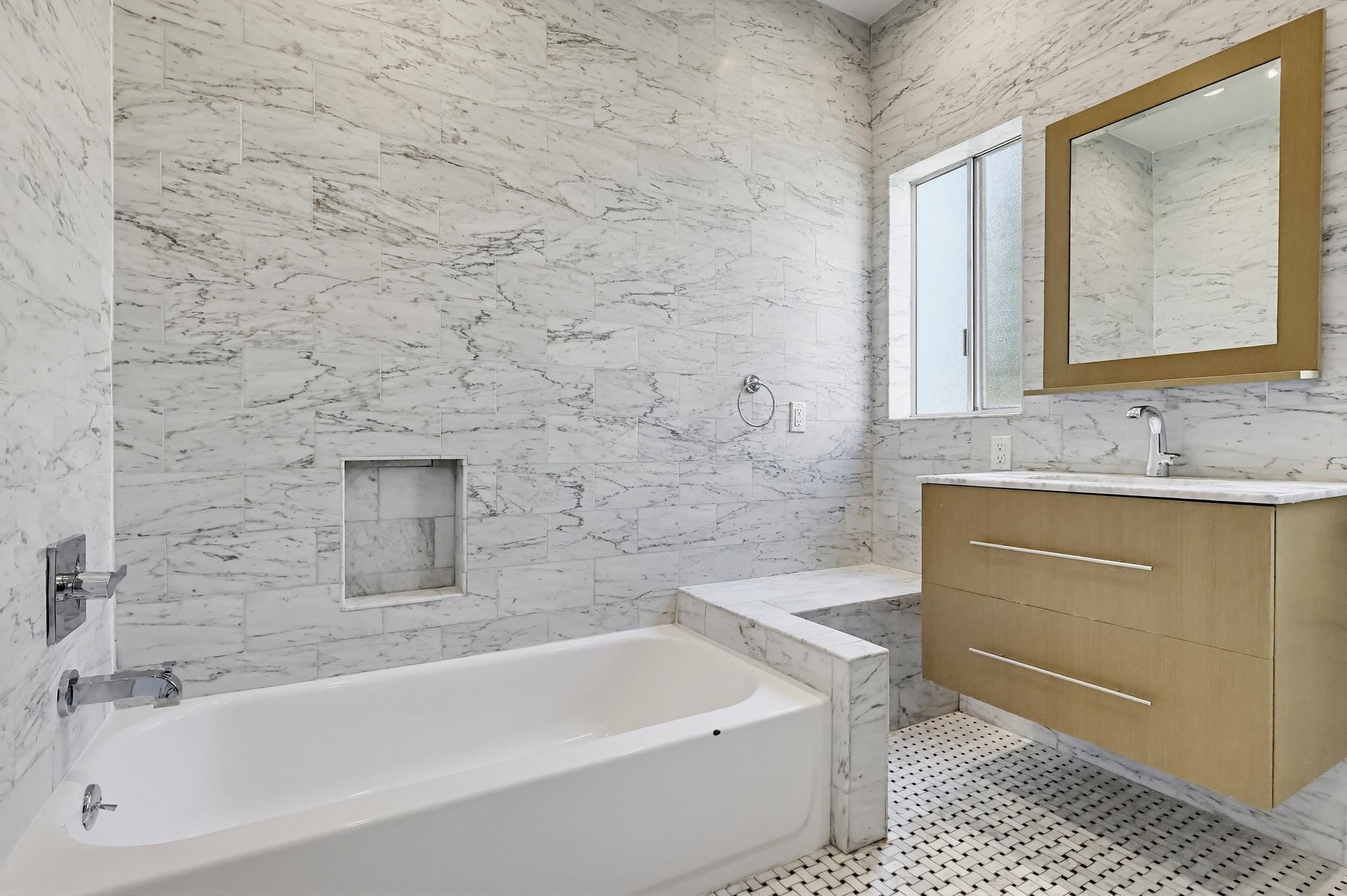 Virtual tour photo 62 of 66 for 806 S Detroit St