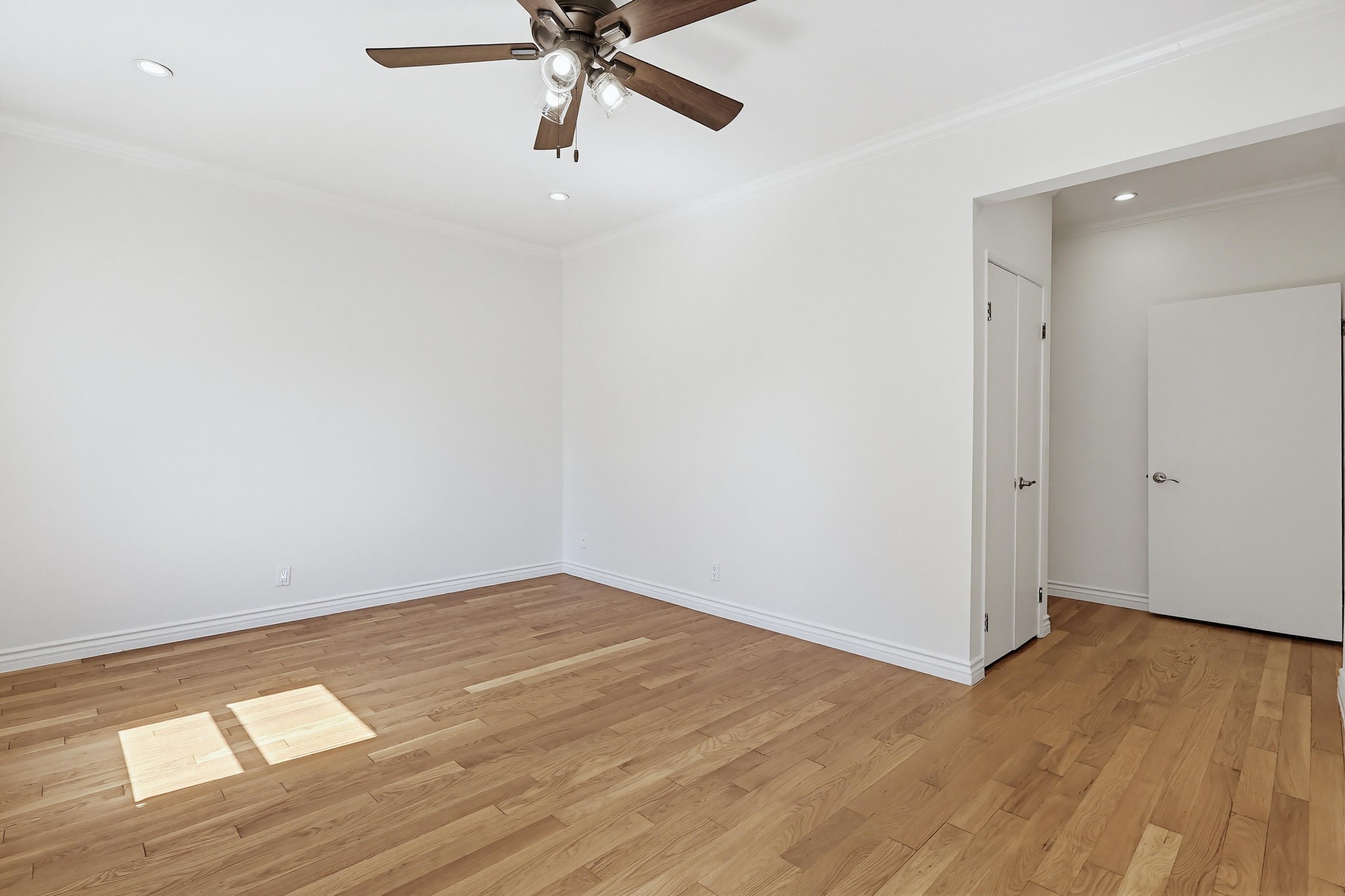 Virtual tour photo 64 of 66 for 806 S Detroit St