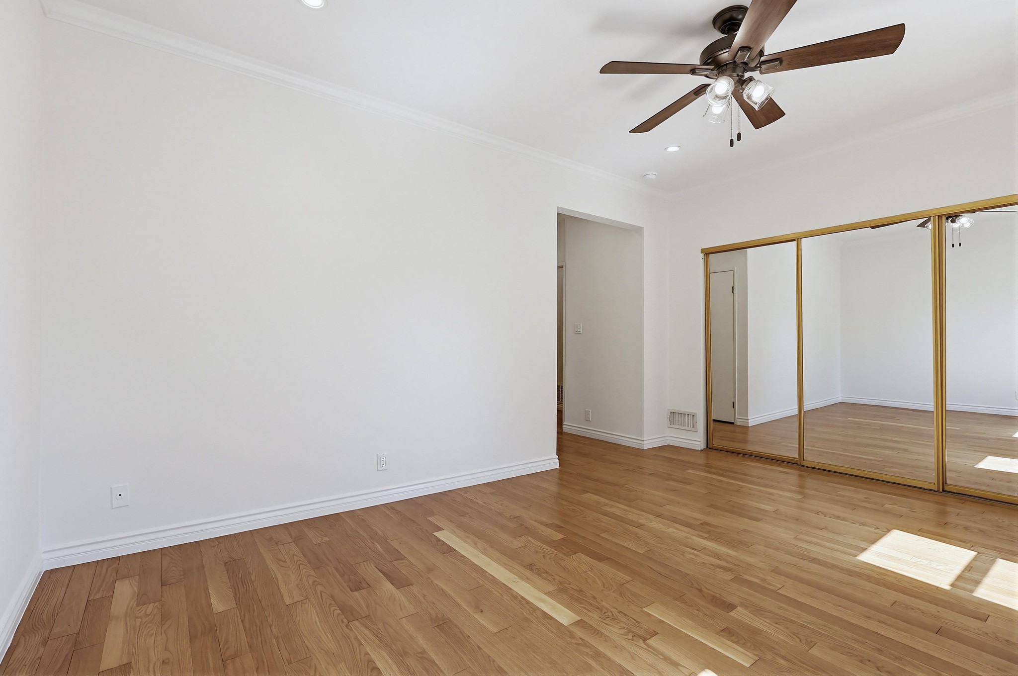 Virtual tour photo 65 of 66 for 806 S Detroit St