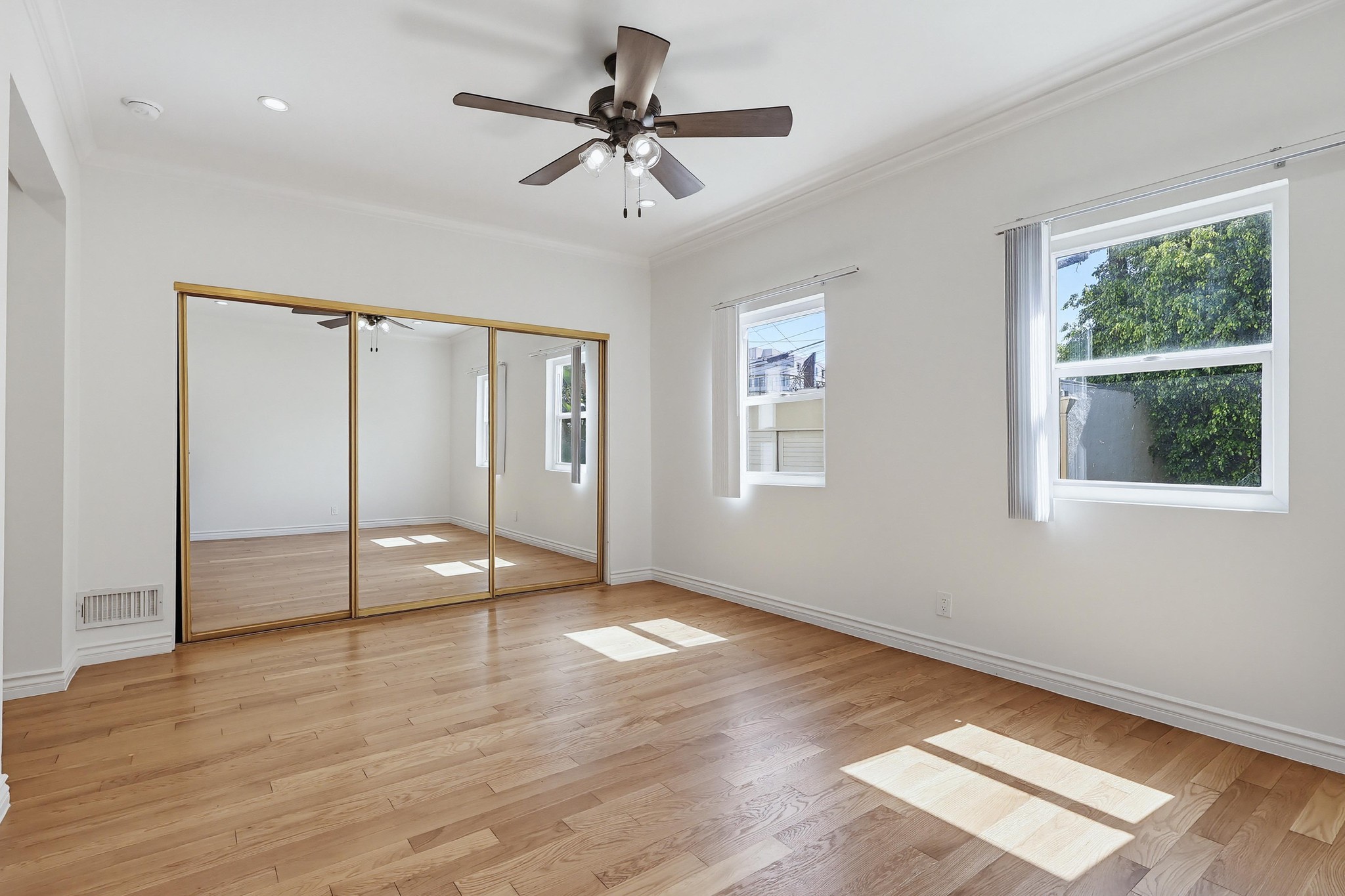 Virtual tour photo 66 of 66 for 806 S Detroit St