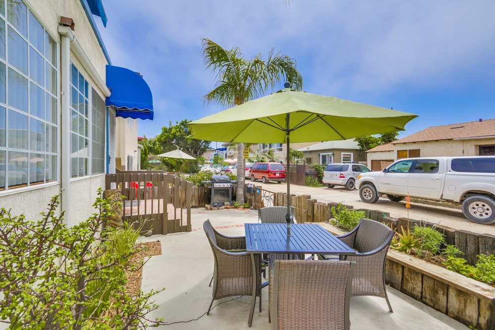 Virtual tour photo 8 of 33 for 806 San Luis Rey Place