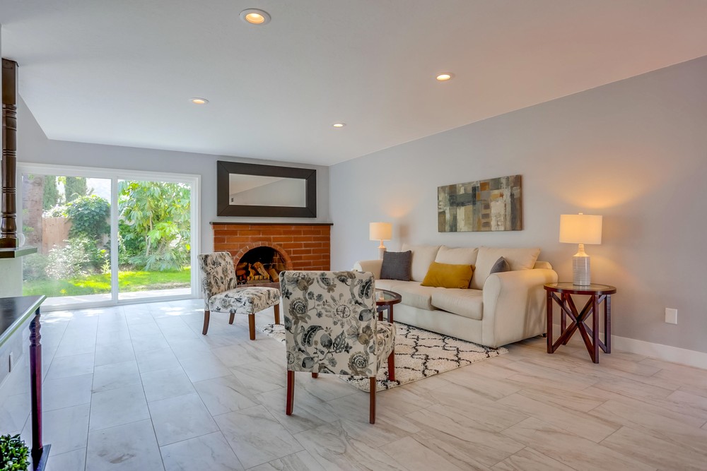 Virtual tour photo 7 of 34 for 8065 El Extenso Ct