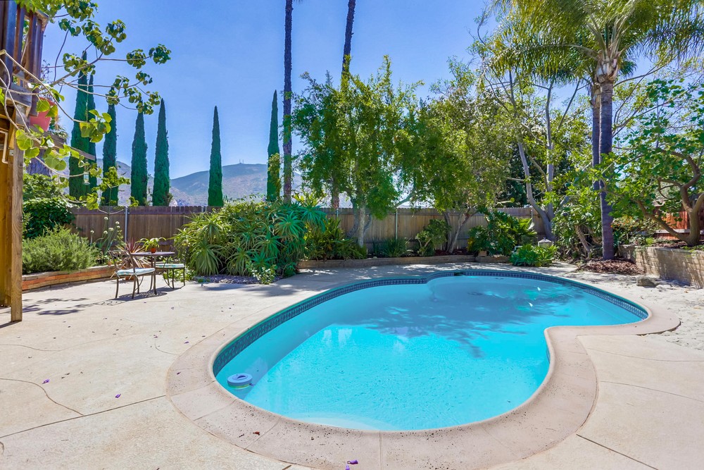Virtual tour photo 33 of 34 for 8065 El Extenso Ct