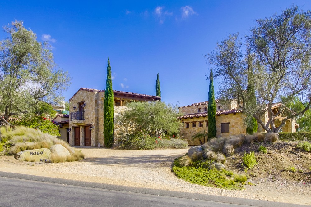 Virtual tour photo 1 of 91 for 8069 Entrada De Luz E