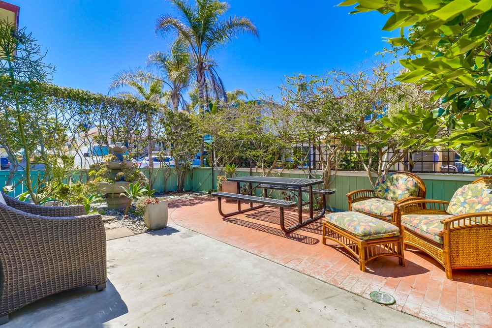 Virtual tour photo 6 of 49 for 807 Cohasset Ct #1