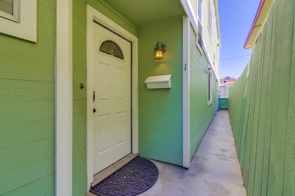 Virtual tour photo 9 of 49 for 807 Cohasset Ct #1