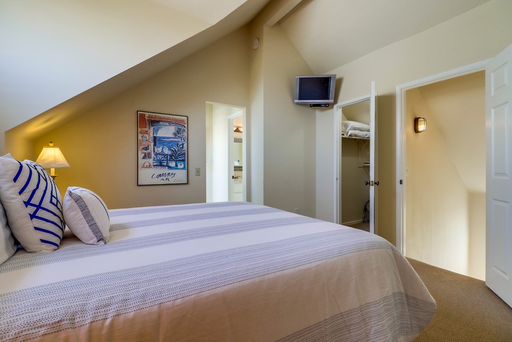 Virtual tour photo 34 of 49 for 807 Cohasset Ct #1