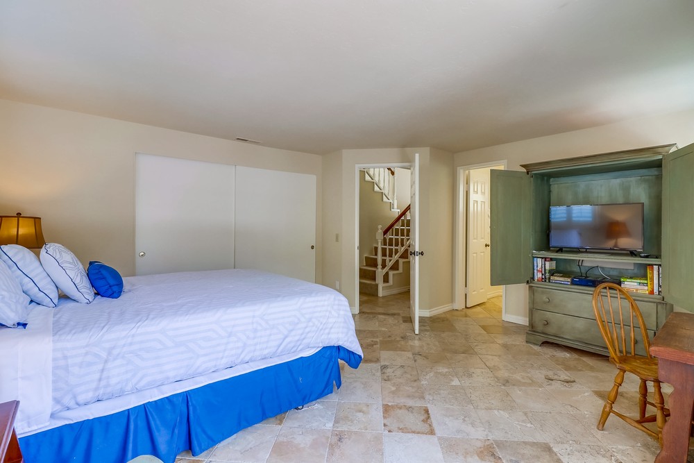 Virtual tour photo 41 of 49 for 807 Cohasset Ct #1