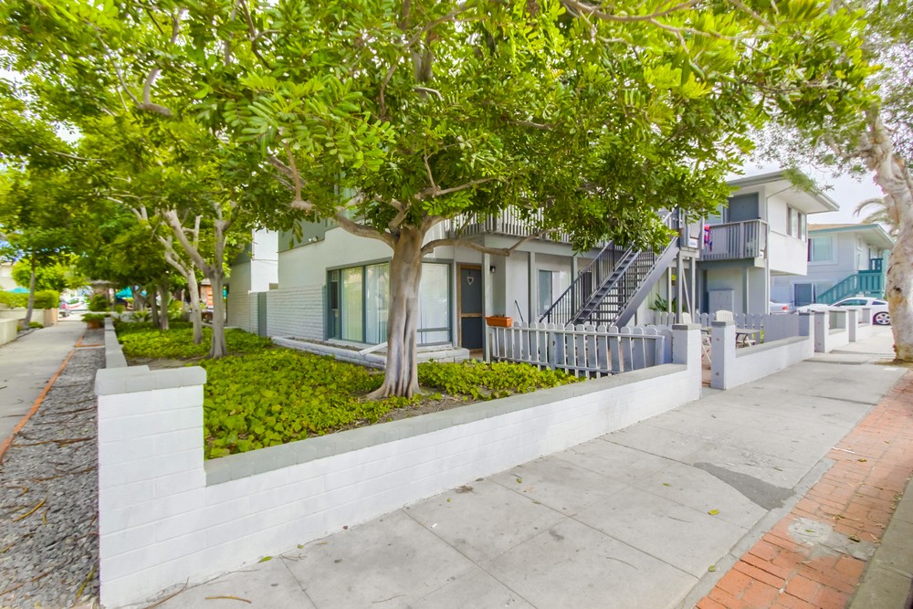 Virtual tour photo 4 of 56 for 807 Coronado Ct