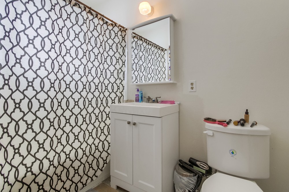 Virtual tour photo 22 of 56 for 807 Coronado Ct