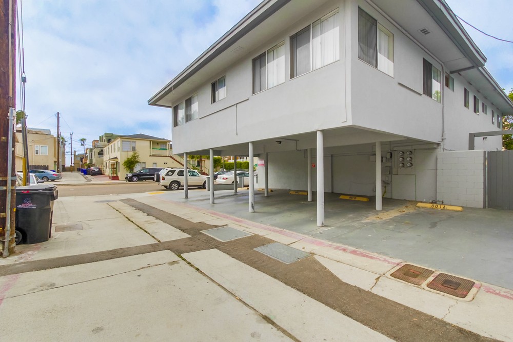 Virtual tour photo 55 of 56 for 807 Coronado Ct