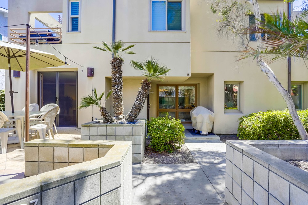 Virtual tour photo 3 of 30 for 807 Devon Court