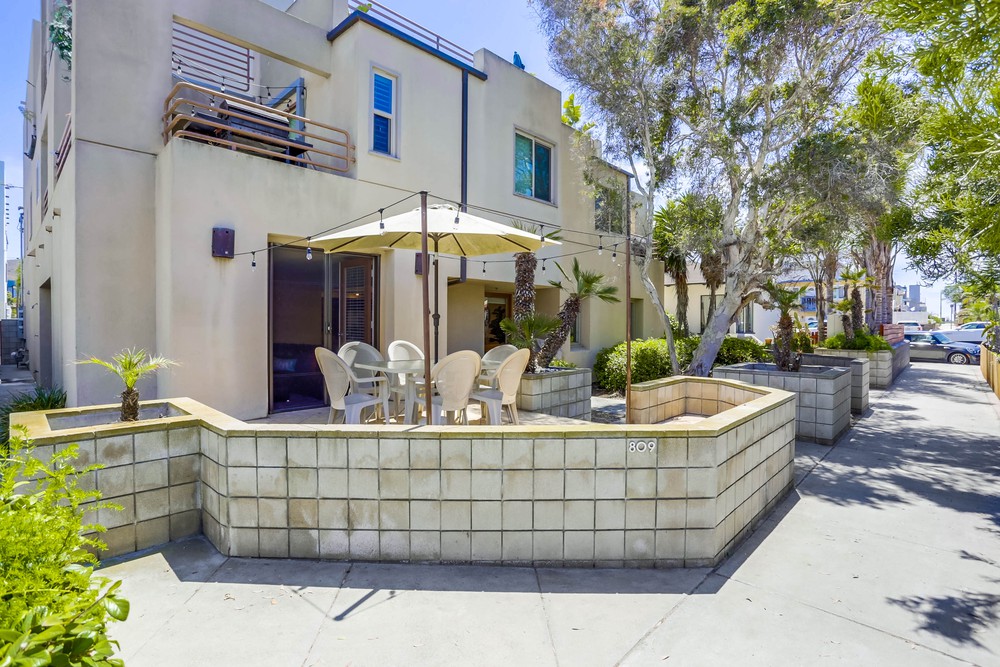 Virtual tour photo 4 of 30 for 807 Devon Court