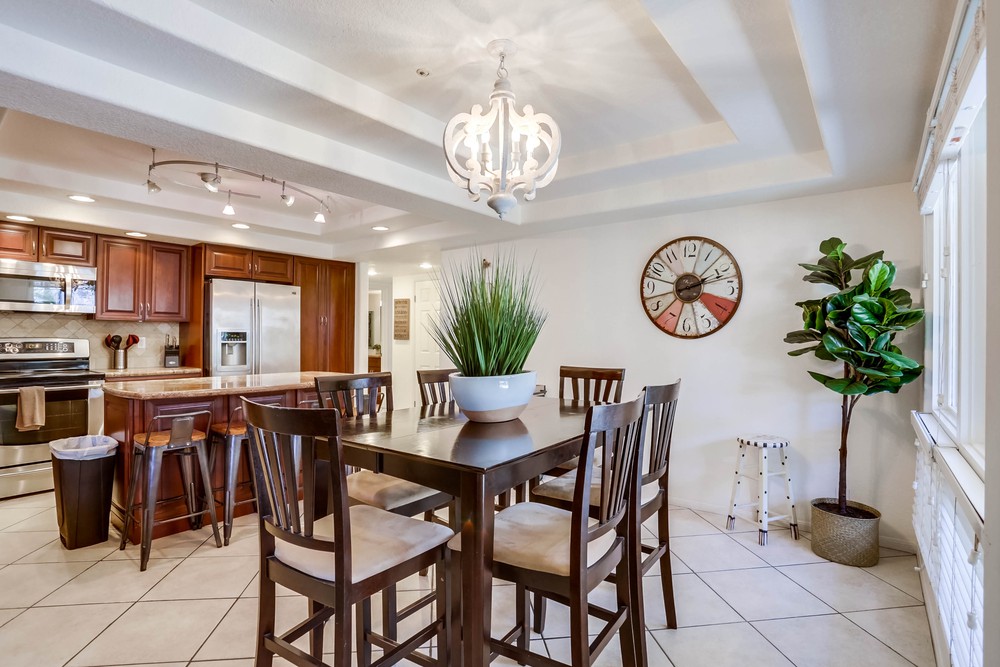 Virtual tour photo 10 of 30 for 807 Devon Court
