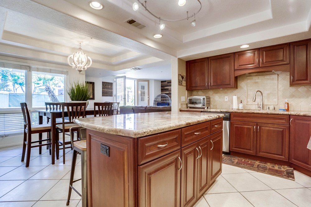 Virtual tour photo 15 of 30 for 807 Devon Court