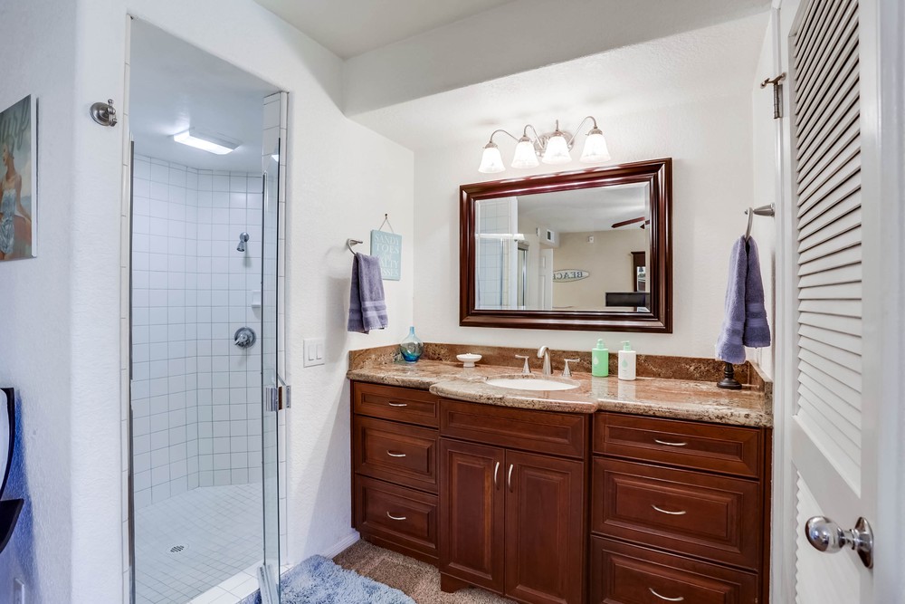 Virtual tour photo 21 of 30 for 807 Devon Court