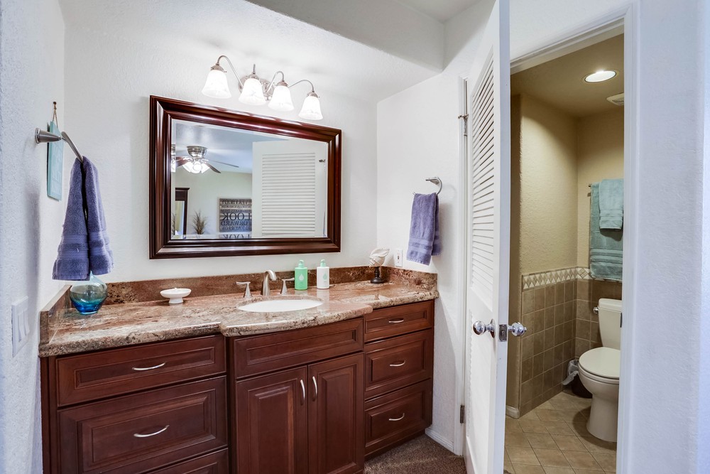 Virtual tour photo 22 of 30 for 807 Devon Court