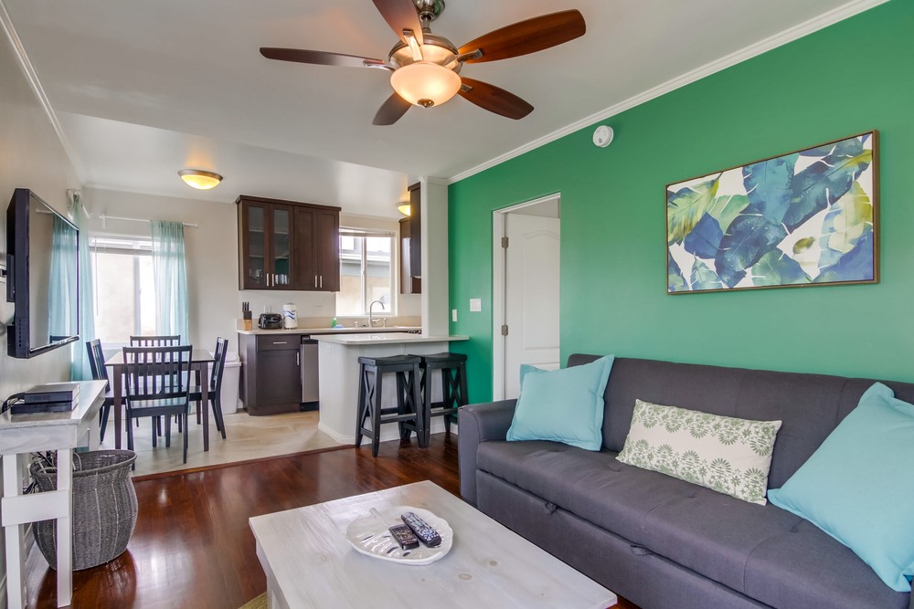Virtual tour photo 4 of 34 for 807 Manhattan Ct
