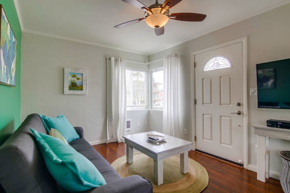Virtual tour photo 7 of 34 for 807 Manhattan Ct