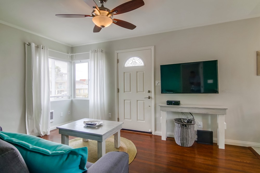 Virtual tour photo 8 of 34 for 807 Manhattan Ct