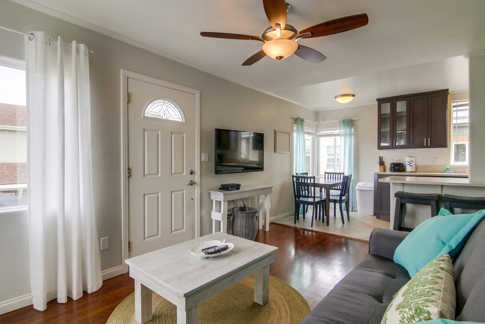 Virtual tour photo 9 of 34 for 807 Manhattan Ct