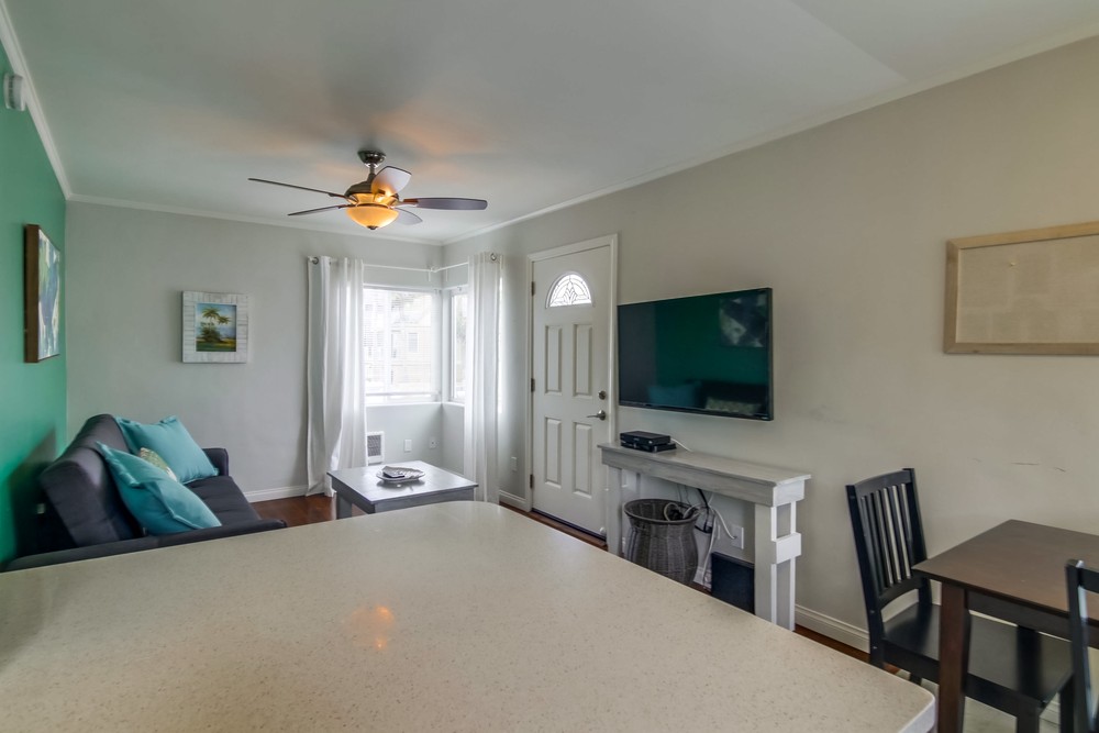 Virtual tour photo 21 of 34 for 807 Manhattan Ct