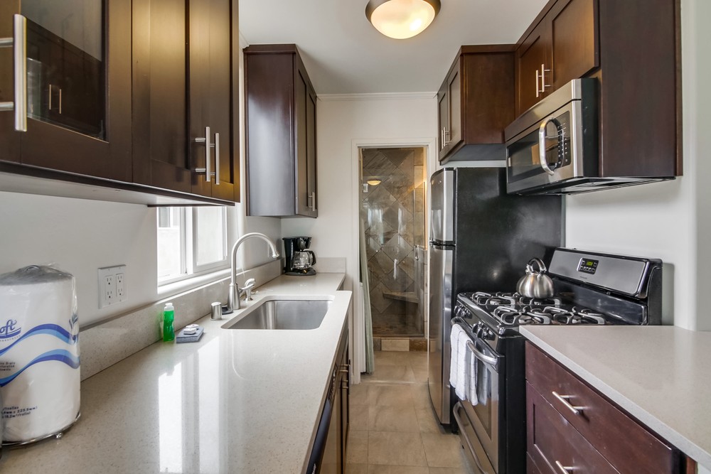 Virtual tour photo 23 of 34 for 807 Manhattan Ct