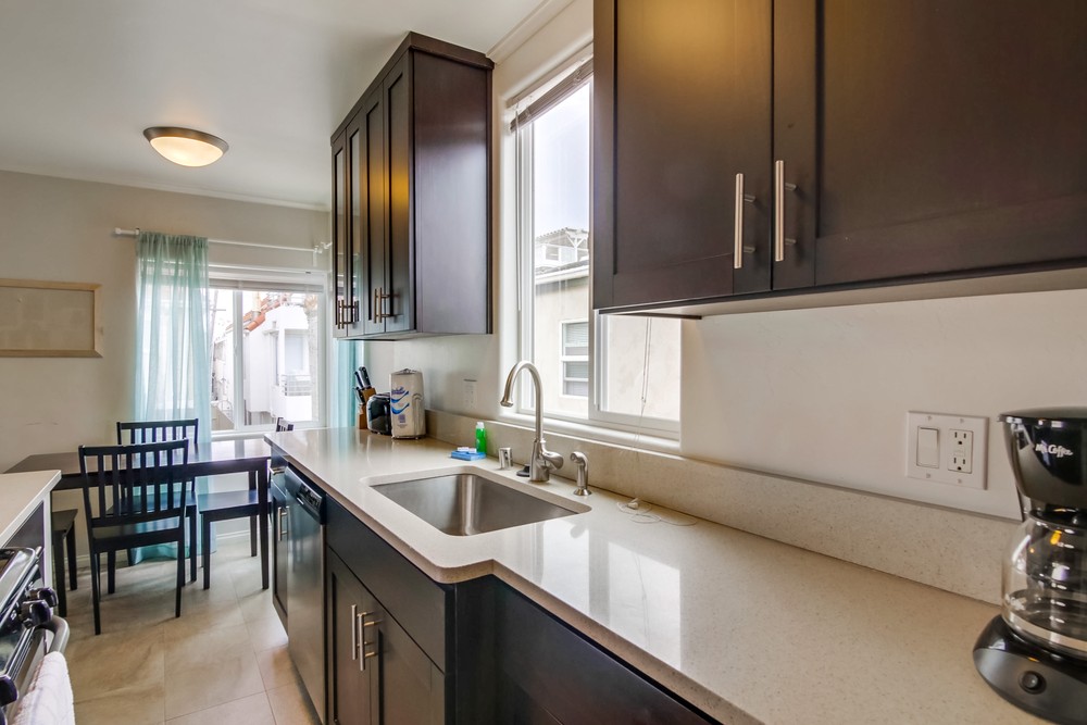 Virtual tour photo 24 of 34 for 807 Manhattan Ct